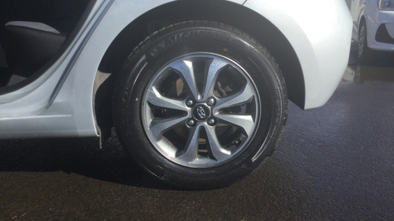 Hyundai i20 1.2 MPi SE 5dr Petrol Hatchback